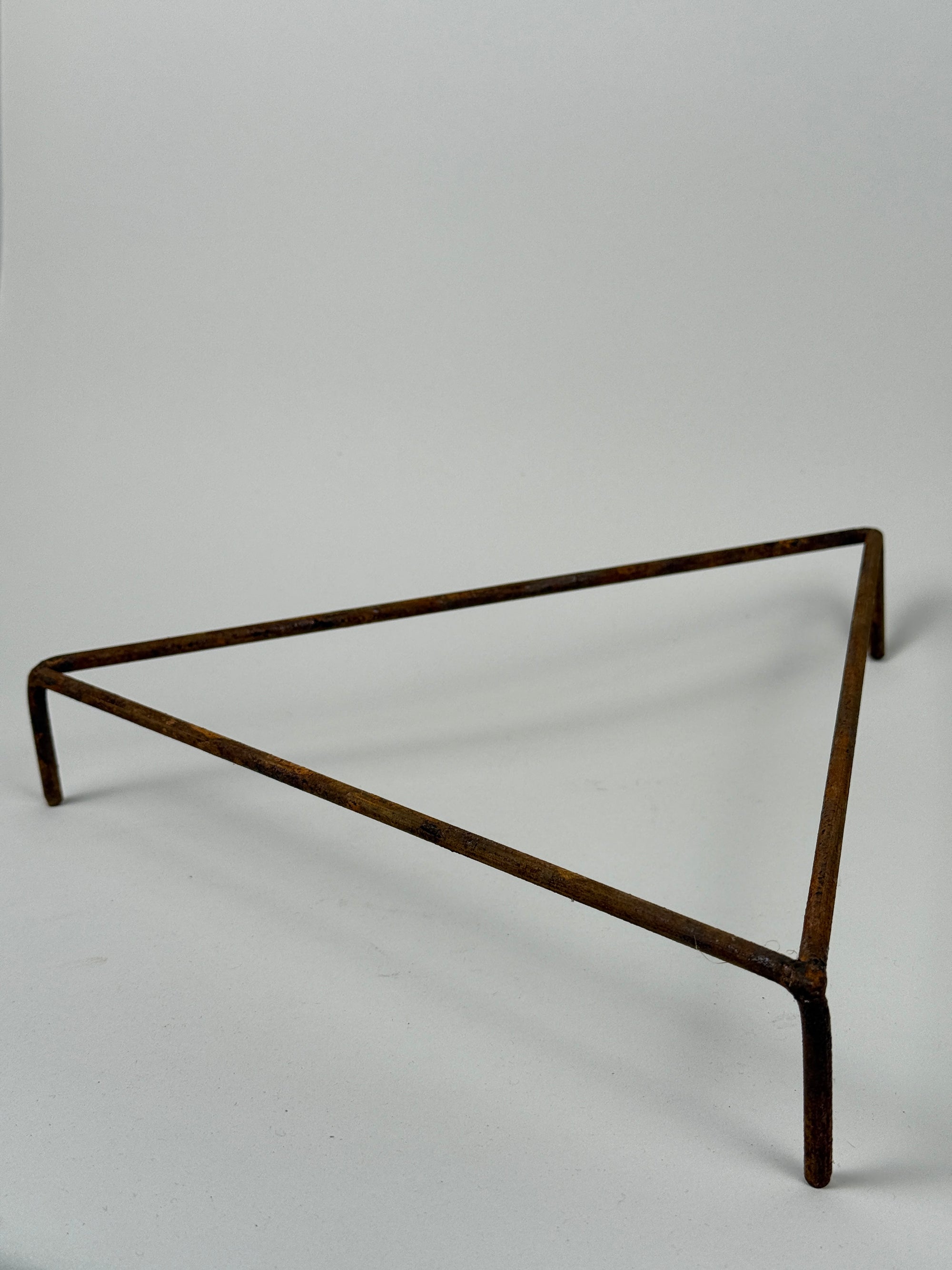 Iron stand triangel Ø30cm