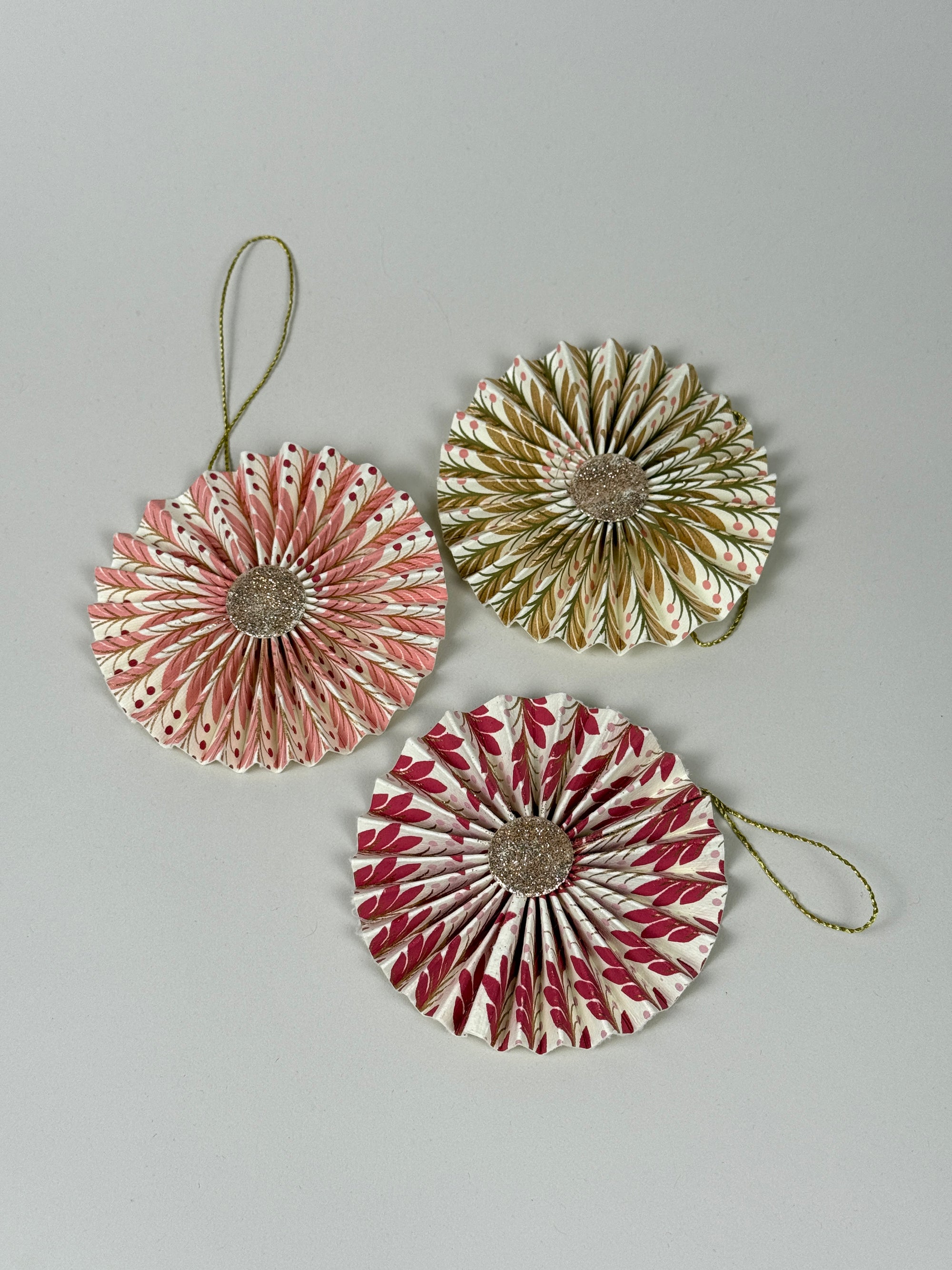 Pappershängen Naya Cerise S/3