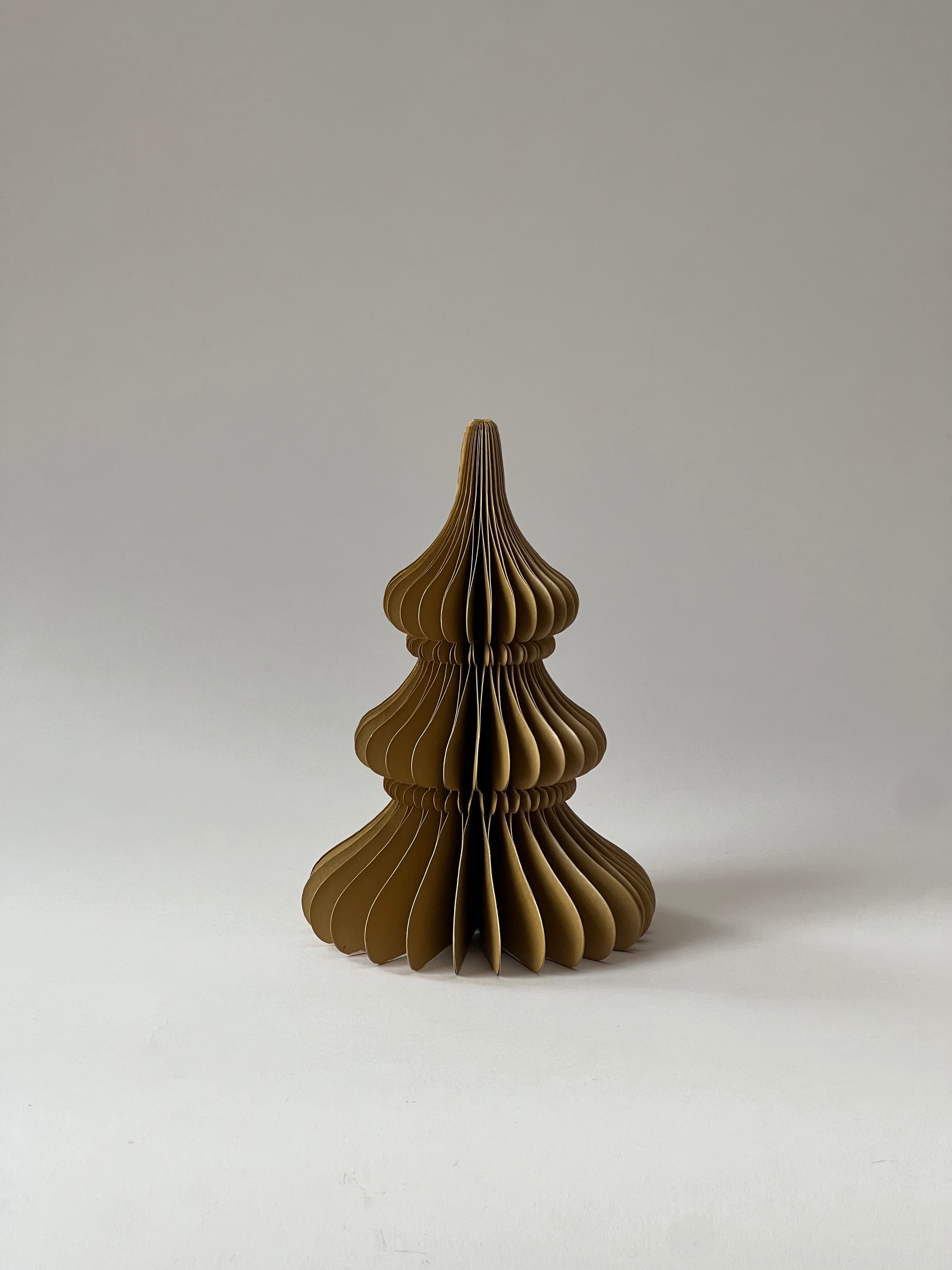 Honeycomb Pappersgran Tree Noble Ochre 20 cm