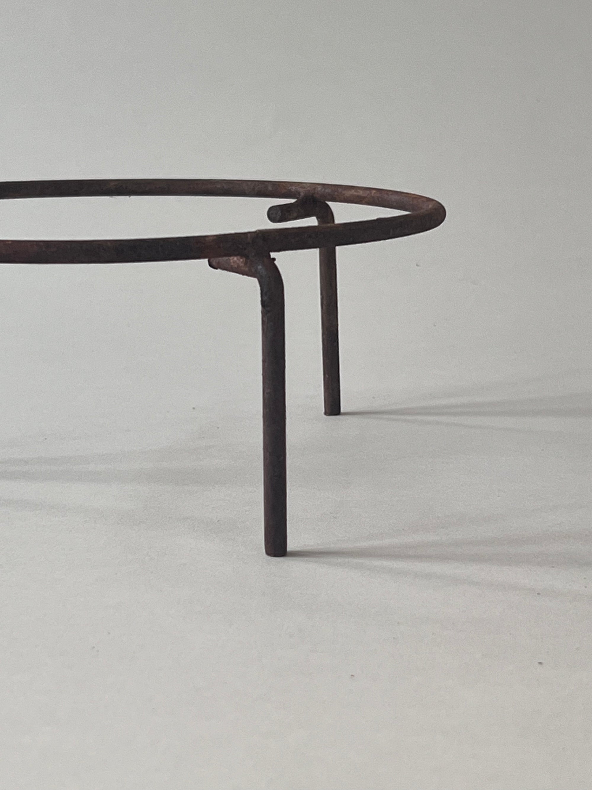 Krukfot Ring i järn 20 cm hög