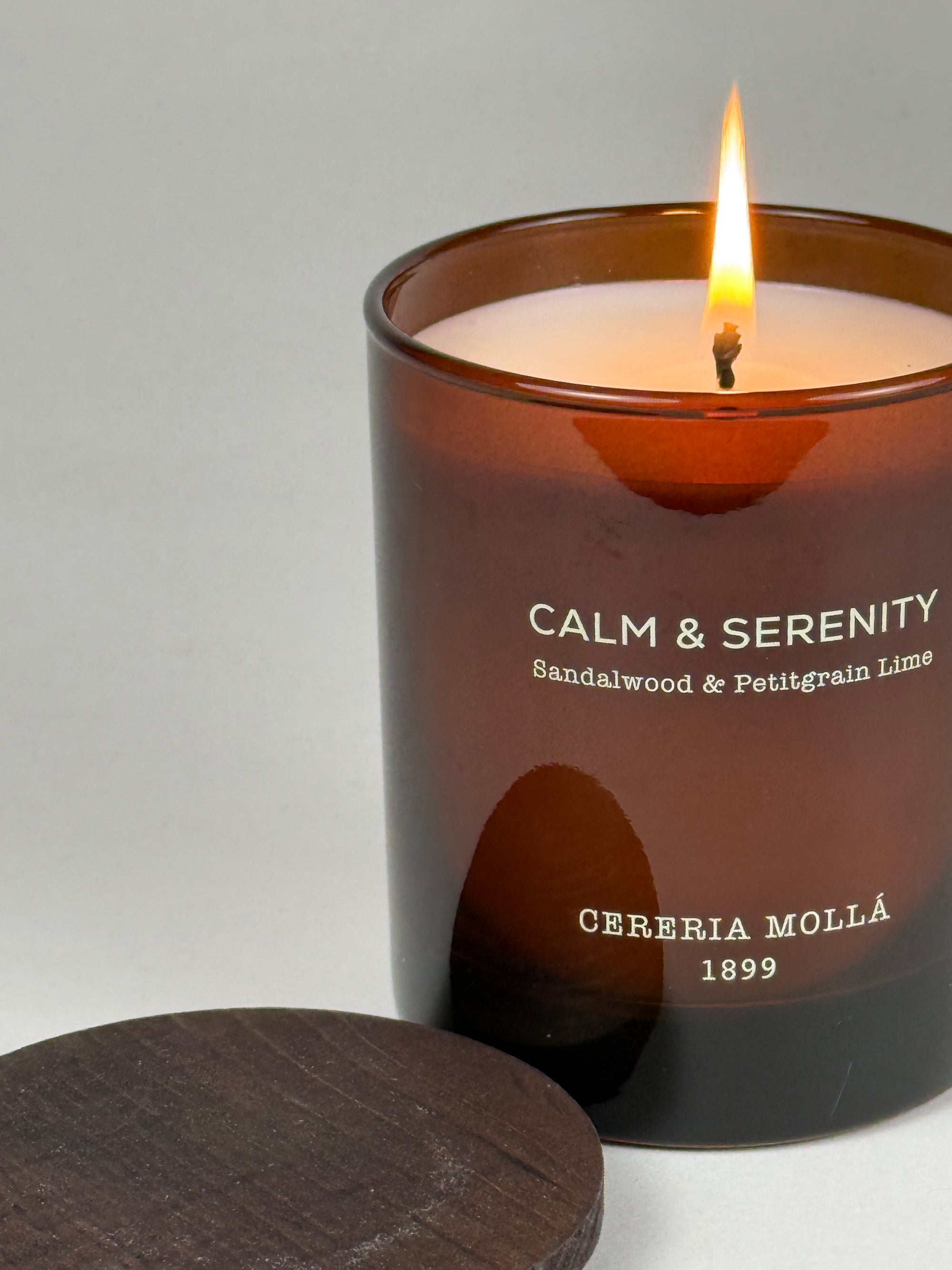 Doftljus Calm &amp; Serenity Sandalwood &amp; Petitgrain Lime, Cerería Mollá 1899
